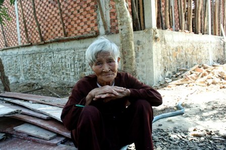 Dựng mái ấm cho những mái đầu bạc neo đơn  - 4