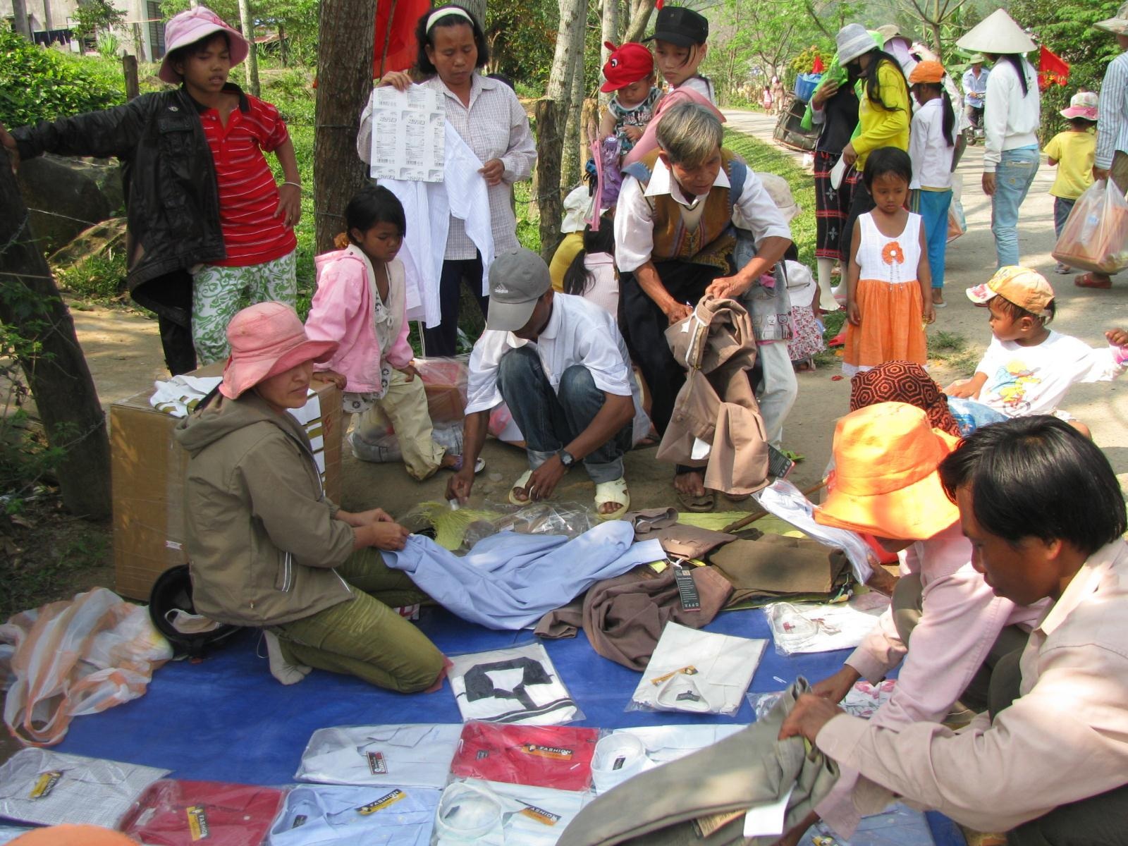 Tết đã về với dân làng Cơ Tu - 3