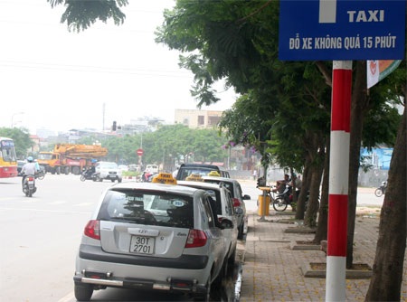 Taxi “hút khách” nhờ rét đậm, rét hại - 1