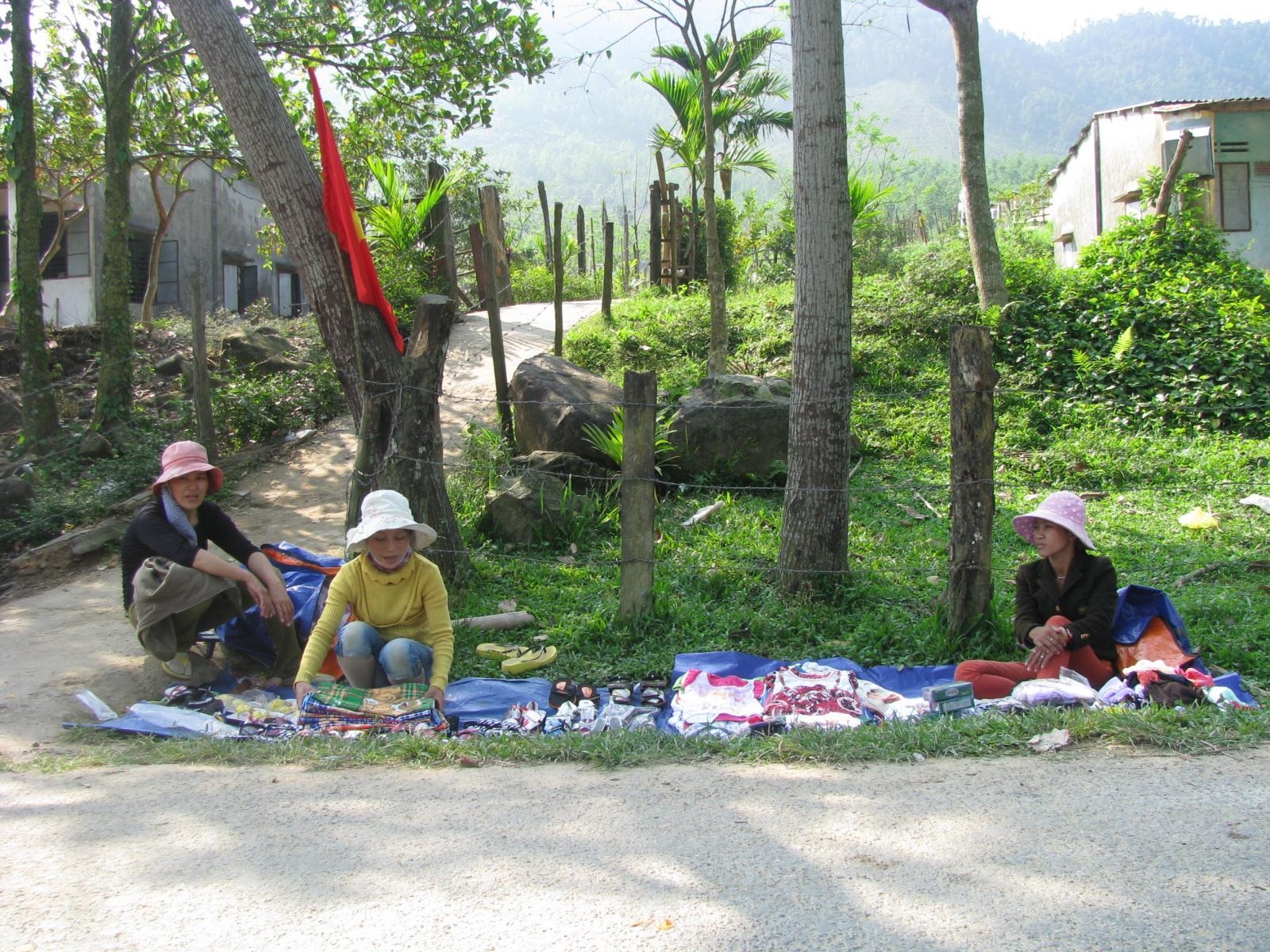 Tết đã về với dân làng Cơ Tu - 2