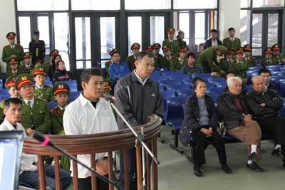 Chiều nay tòa tuyên án vụ ông trùm vùng biên Phương “Linh hột” - 1 Chiều nay tòa tuyên án vụ ông trùm vùng biên Phương “Linh hột” - 1