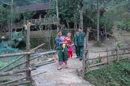 Sắc xuân dưới chân núi Ka Đay - 11 Sắc xuân dưới chân núi Ka Đay - 11
