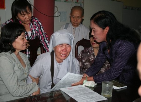 Chùm ảnh "giải cứu" các bé ở Tiên Phước 2 - 1