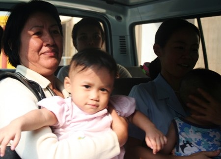 Chùm ảnh "giải cứu" các bé ở Tiên Phước 2 - 8