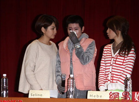 Chùm ảnh: Selina nức nở trong ngày họp báo - 7