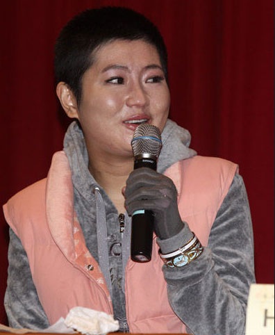 Chùm ảnh: Selina nức nở trong ngày họp báo - 12