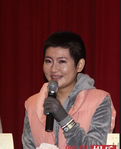 Chùm ảnh: Selina nức nở trong ngày họp báo - 10