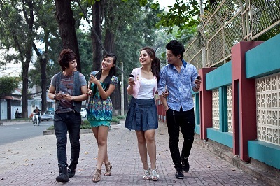 Đan Cha, Hoàng Oanh dạo chơi cùng nhóm La Thăng - 2