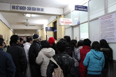 Cận cảnh thai phụ đi khám ngày rét - 3 Cận cảnh thai phụ đi khám ngày rét - 3