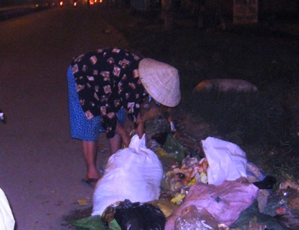 Nhặt rác đêm đông - 1