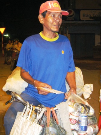 Nhặt rác đêm đông - 4