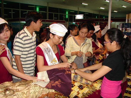 Tới hội hoa xuân ngắm cây cảnh tiền tỷ - 6