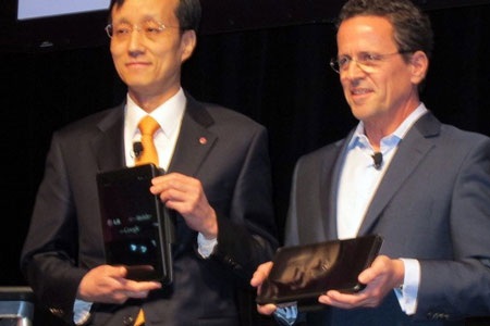 Máy tính bảng LG G-Slate sở hữu màn hình 3D không cần kính - 1 Máy tính bảng LG G-Slate sở hữu màn hình 3D không cần kính - 1