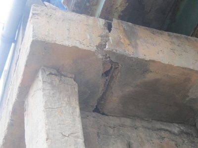 Hàng trăm ngàn người đánh cược tính mạng với cầu sắp sập  - 5