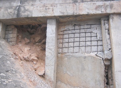 Hàng trăm ngàn người đánh cược tính mạng với cầu sắp sập  - 7