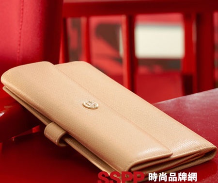 Thanh lịch với BST túi 2011 của Salvatore Ferragamo và Chanel - 21 Thanh lịch với BST túi 2011 của Salvatore Ferragamo và Chanel - 21