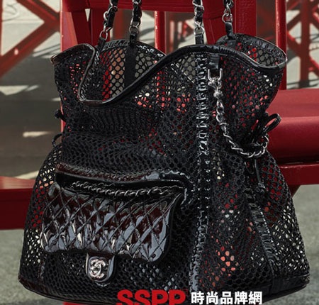 Thanh lịch với BST túi 2011 của Salvatore Ferragamo và Chanel - 23 Thanh lịch với BST túi 2011 của Salvatore Ferragamo và Chanel - 23