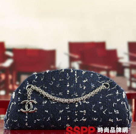 Thanh lịch với BST túi 2011 của Salvatore Ferragamo và Chanel - 27 Thanh lịch với BST túi 2011 của Salvatore Ferragamo và Chanel - 27