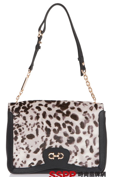 Thanh lịch với BST túi 2011 của Salvatore Ferragamo và Chanel - 7 Thanh lịch với BST túi 2011 của Salvatore Ferragamo và Chanel - 7