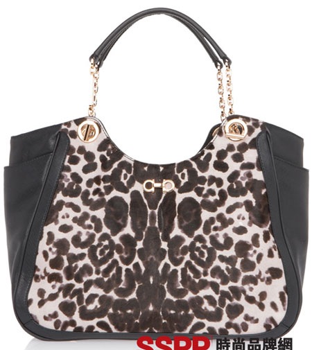 Thanh lịch với BST túi 2011 của Salvatore Ferragamo và Chanel - 8 Thanh lịch với BST túi 2011 của Salvatore Ferragamo và Chanel - 8