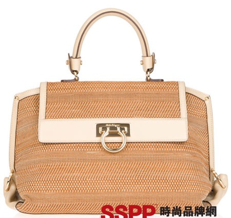 Thanh lịch với BST túi 2011 của Salvatore Ferragamo và Chanel - 12 Thanh lịch với BST túi 2011 của Salvatore Ferragamo và Chanel - 12