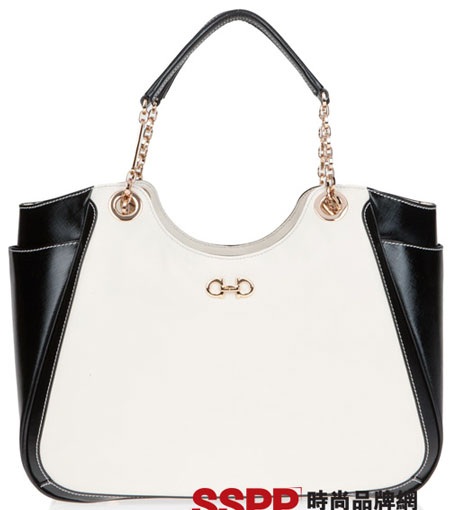 Thanh lịch với BST túi 2011 của Salvatore Ferragamo và Chanel - 13 Thanh lịch với BST túi 2011 của Salvatore Ferragamo và Chanel - 13