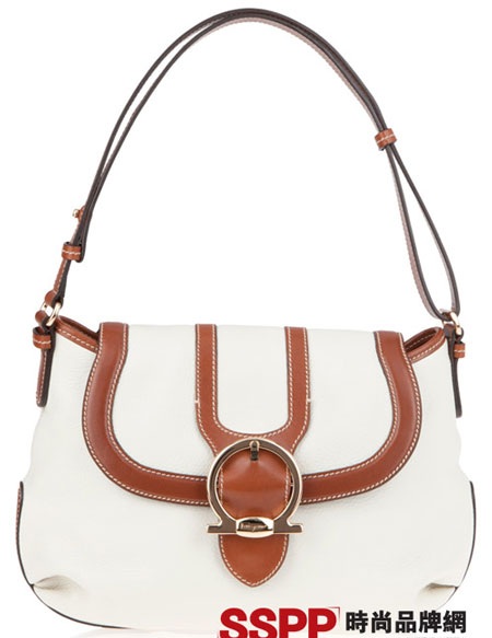 Thanh lịch với BST túi 2011 của Salvatore Ferragamo và Chanel - 18 Thanh lịch với BST túi 2011 của Salvatore Ferragamo và Chanel - 18