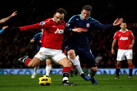 Dimitar Berbatov - Carlos Tevez: Ai hơn ai? - 3