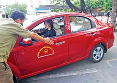 Không bắt buộc đổi giấy phép lái xe mẫu mới - 1 Không bắt buộc đổi giấy phép lái xe mẫu mới - 1