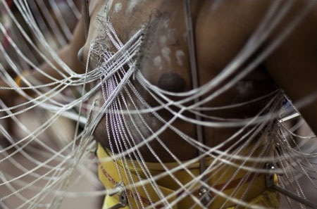 Lễ hội “hành xác” kỳ lạ của người Hindu  - 13