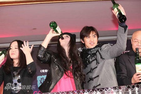 “Nữ hoàng thị phi” tu rượu trong ngày ra mắt phim mới - 8