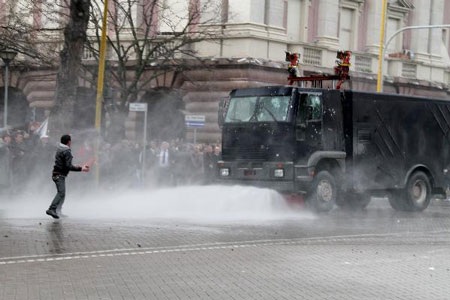 Biểu tình, bạo loạn ở Albania, 3 người chết - 2
