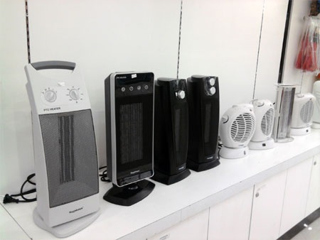 Thị trường đồ sưởi “cháy” hàng, giá tăng vì rét đậm - 1 Thị trường đồ sưởi “cháy” hàng, giá tăng vì rét đậm - 1