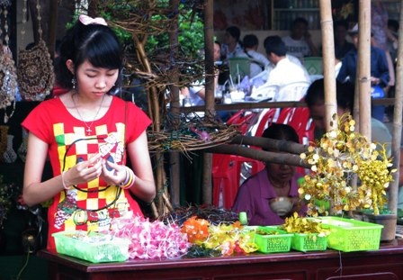 Sôi động tuần lễ “Sắc xuân miệt vườn” - 1