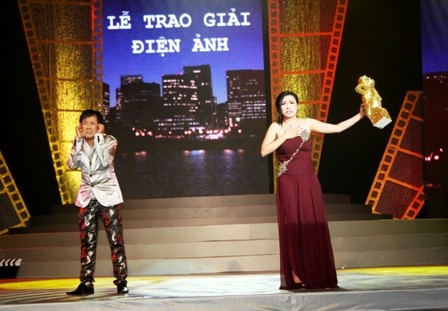 Trao 15 giải và tôn vinh 10 ca sĩ của năm - 6