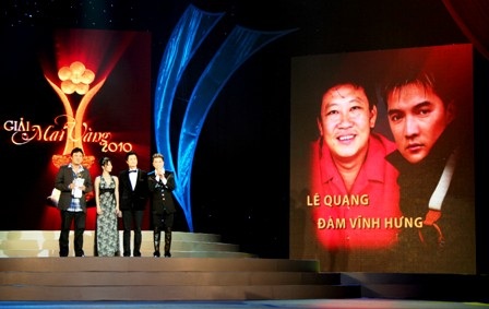 Trao 15 giải và tôn vinh 10 ca sĩ của năm - 9