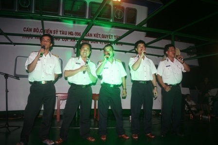 Con tàu nối đất liền với Trường Sa thân yêu - 2