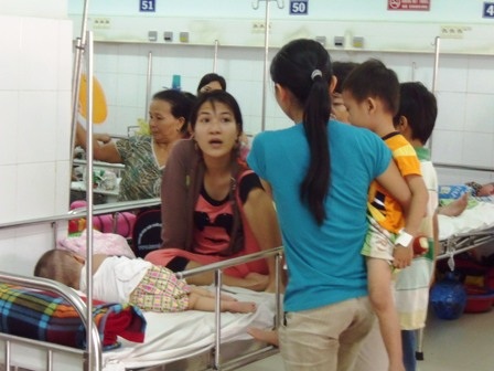 Cận Tết, trẻ có nguy cơ mắc nhiều bệnh nguy hiểm - 2