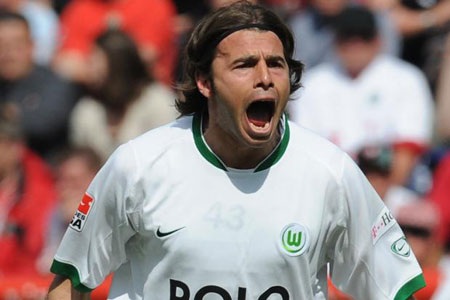 Milan có “sao” của Ajax, Juve sắp “tậu” được Barzagli - 2