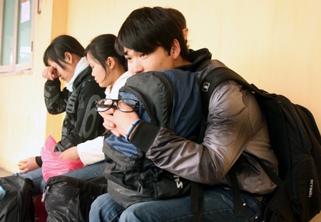 Nhộn nhịp dòng người đổ về quê ăn Tết - 5