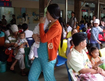 Cận Tết, trẻ có nguy cơ mắc nhiều bệnh nguy hiểm - 1