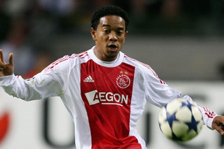 Milan có “sao” của Ajax, Juve sắp “tậu” được Barzagli - 1