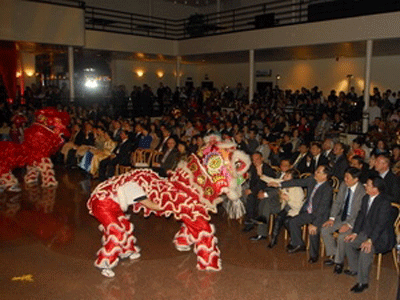 Chào đón những người con đất Việt phương xa  - 2