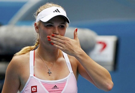 Wozniacki ngược dòng vào bán kết, tái ngộ Li Na - 1 Wozniacki ngược dòng vào bán kết, tái ngộ Li Na - 1