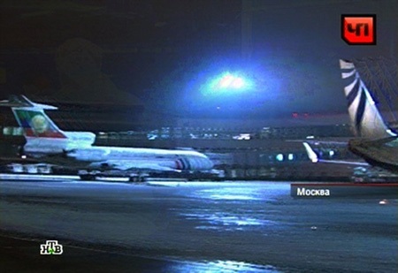 Ảnh vụ đánh bom khủng bố sân bay lớn nhất Nga - 12