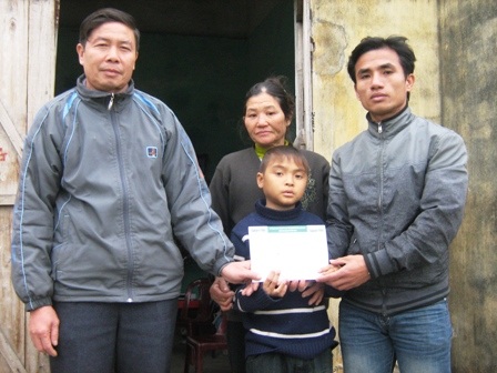 Món quà ý nghĩa đến với em Nguyễn Văn Long - 1