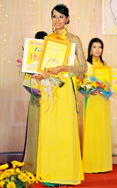 Trúc Phương đăng quang Hoa khôi Duyên dáng thời trang 2011 - 2 Trúc Phương đăng quang Hoa khôi Duyên dáng thời trang 2011 - 2