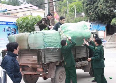 Ấm lòng đồng bào nghèo biên cương tổ quốc - 1