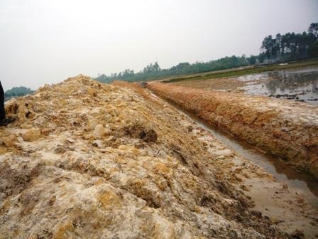 Hiến hàng trăm ha đất xây dựng “nông thôn mới” - 3