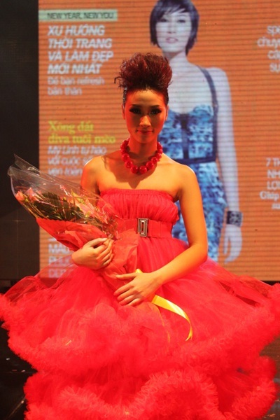 UNIQUE Tặng Huyền Trang nhẫn Kim Cương LUCKY STAR 200.000.000Đ - 7 UNIQUE Tặng Huyền Trang nhẫn Kim Cương LUCKY STAR 200.000.000Đ - 7